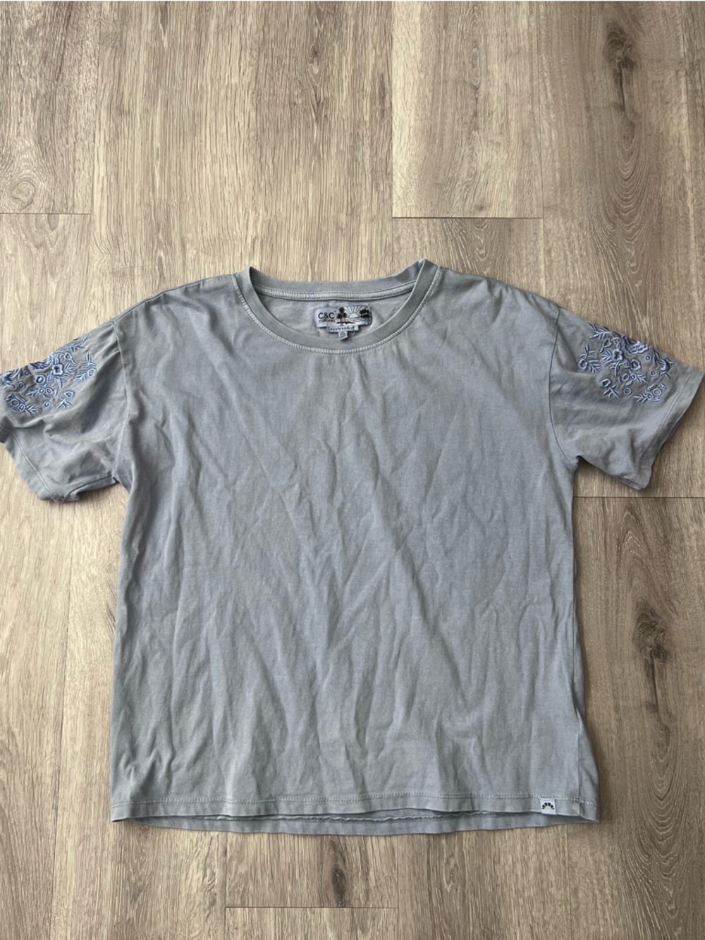 C&C California Light Gray/Blueish Tee with Embroidered Sleeves